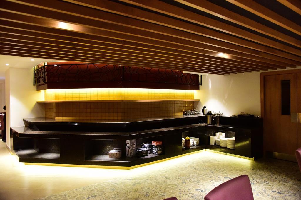 The Royal Comfort Bangalore Bagian luar foto