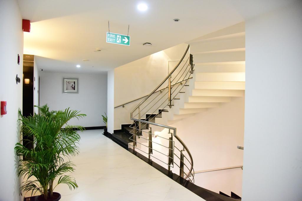 The Royal Comfort Bangalore Bagian luar foto