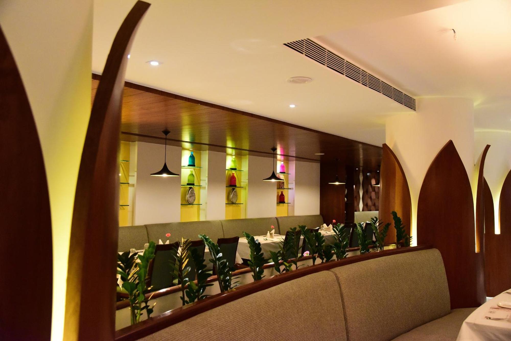 The Royal Comfort Bangalore Bagian luar foto