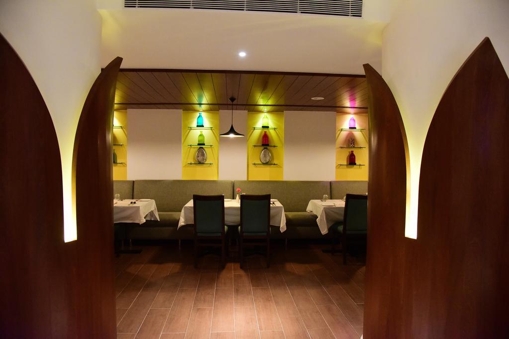 The Royal Comfort Bangalore Bagian luar foto