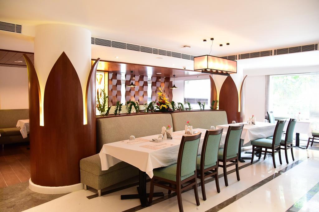 The Royal Comfort Bangalore Bagian luar foto