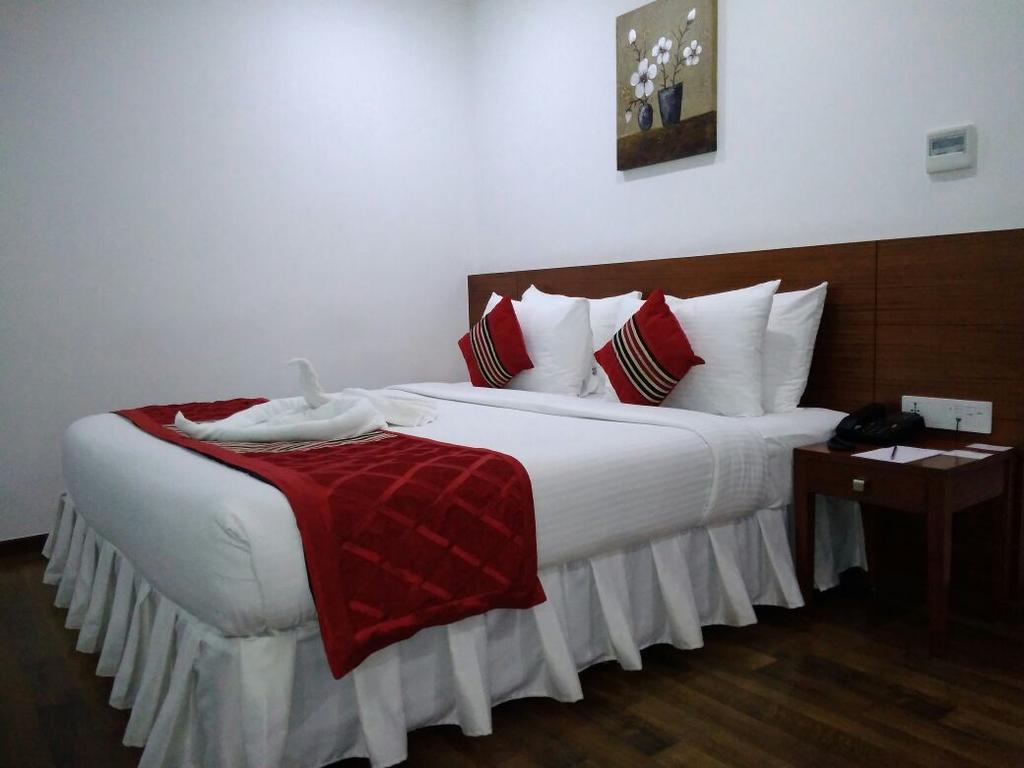 The Royal Comfort Bangalore Bagian luar foto