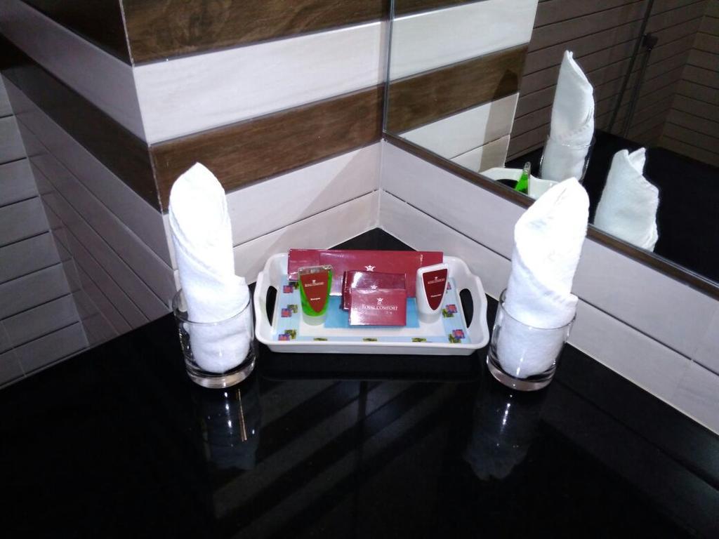 The Royal Comfort Bangalore Bagian luar foto
